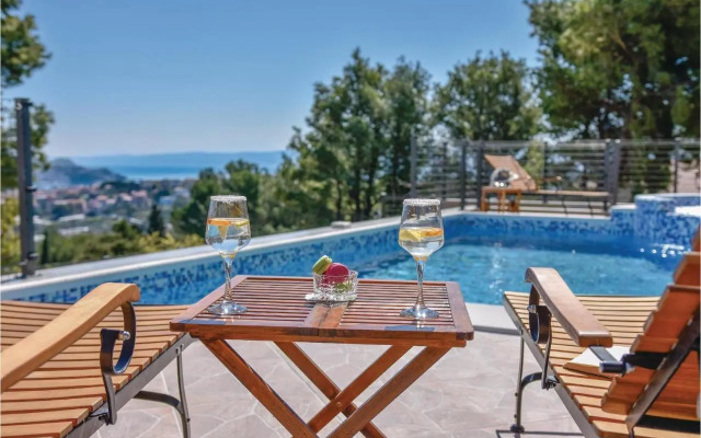 Four Bedroom Holiday Home in Split