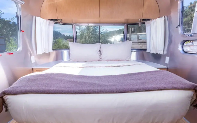 Hart's Camp Airstream Hotel & RV Park