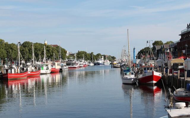 Inviting Apartment in Warnemünde Near Golf Course