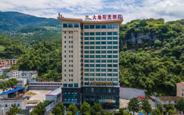 Earth Sunshine Hotel