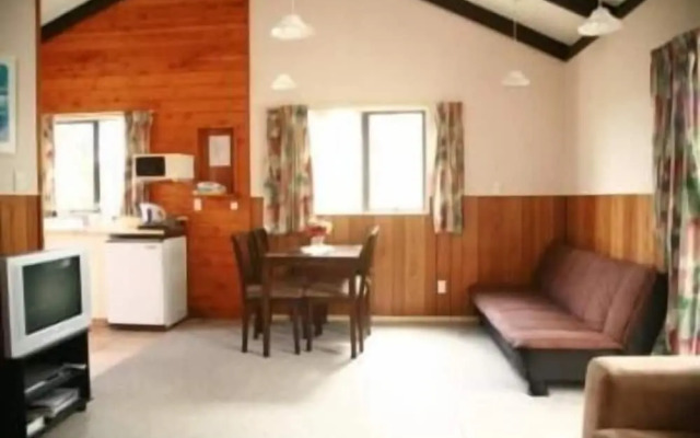 Mountain View Motel, Levin