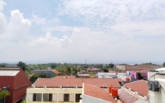 Yayah Guest House Syariah by Cocotel