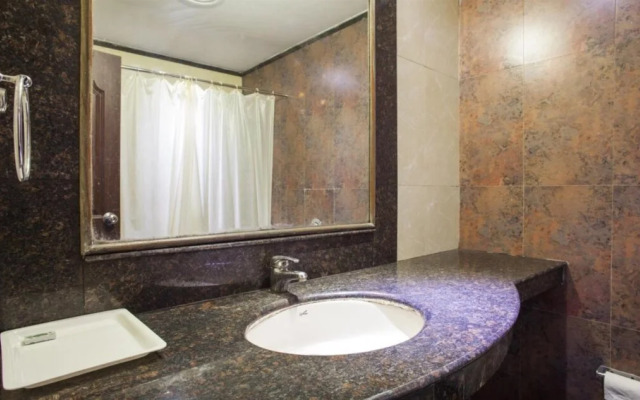 Hotel Raj Continental