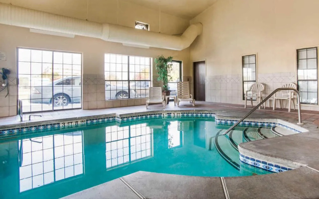 Comfort Suites East / I-44