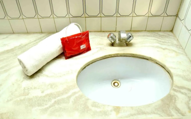 OYO Rooms Near CHL Hospital Indore