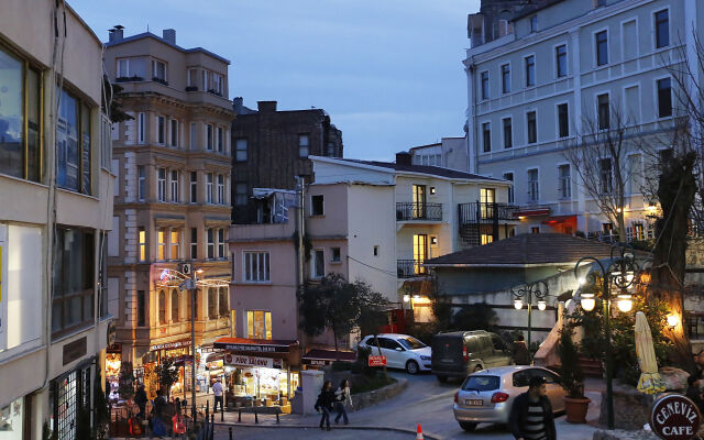 Art Nouveau Galata