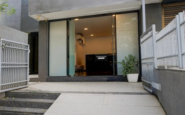 Cozy Deluxe Stays at Balewadi Pune