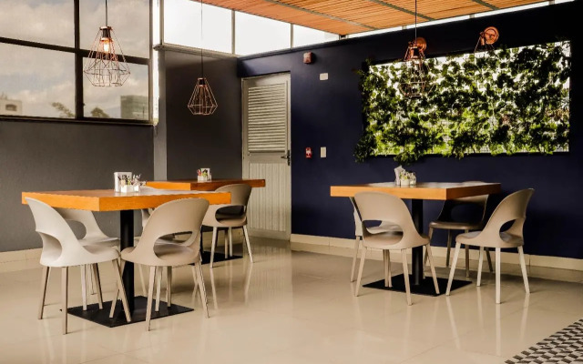 Hotel Lleras 10