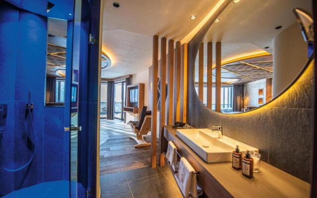 Kronhotel Leitgam luxury hotel for two