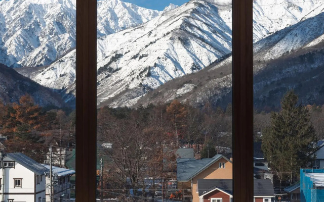 HOTEL LA VIGNE HAKUBA by Onko Chishin