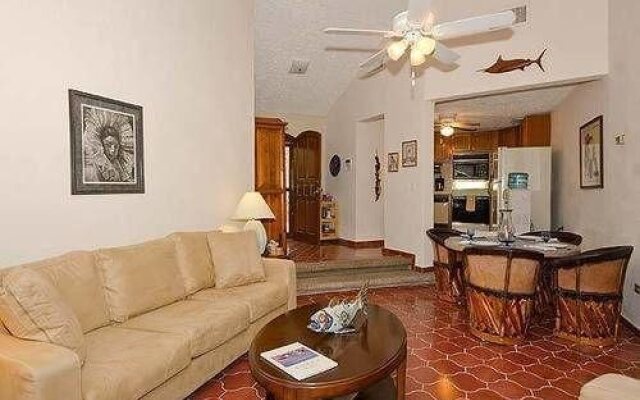 Short Walk to Downtown&Beach from Villa Serrana