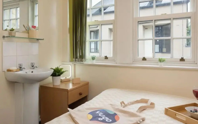 Student Only Cable Street