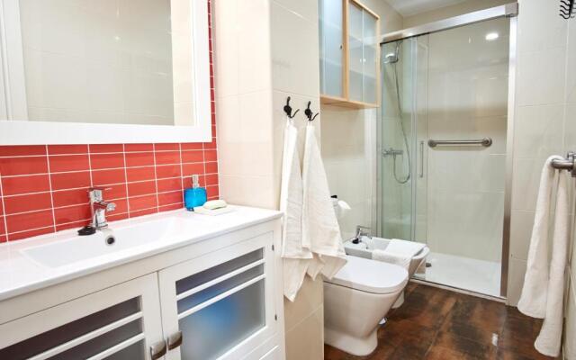 Rodrigo Triana Courtyard by Valcambre