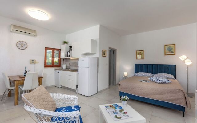 Holiday Home Sladonja - Apartment 02