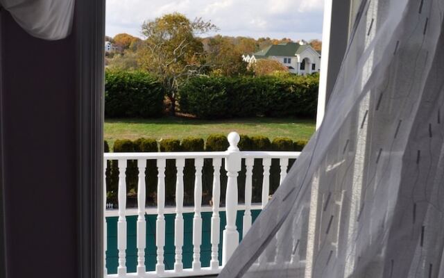 A Victorian on the Bay Bed and Breakfast