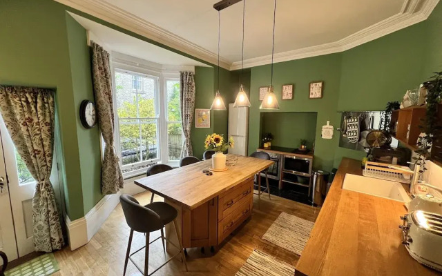 Buxton Bliss - Spacious 5 Bedroom House