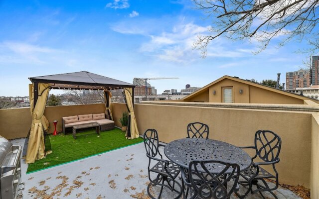 CozySuites Oak Lawn with great rooftop