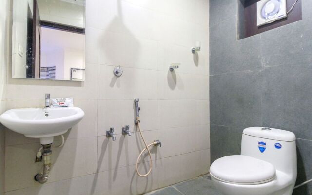 OYO 26990 Hotel Ivory Grande