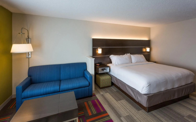 Holiday Inn Express & Suites Reading by IHG