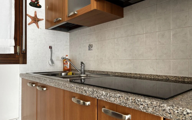 Holiday Apartment With Pool Near the Beach