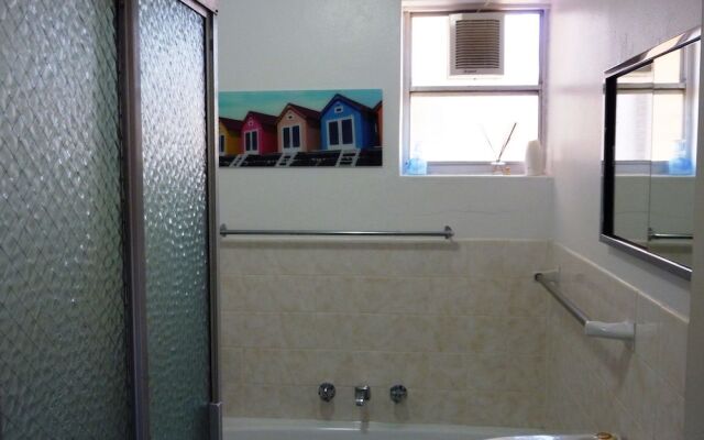 Parkview, Unit 16, 11 Catalina Close