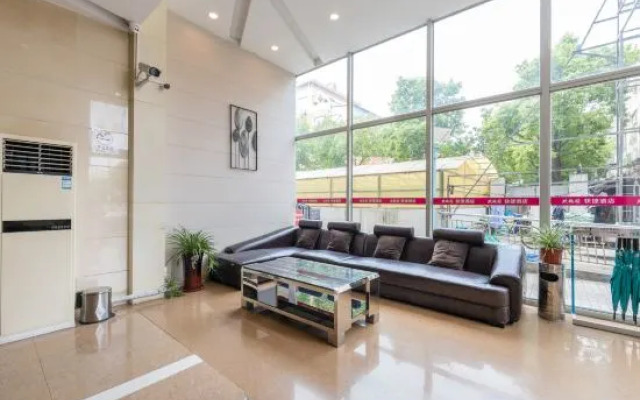 Rose Garden Express hotel