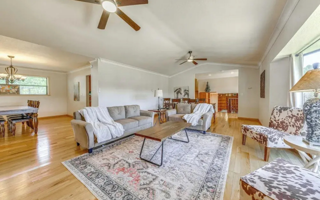 Spacious Ruidoso Home w/ Patio & Mountain Views!