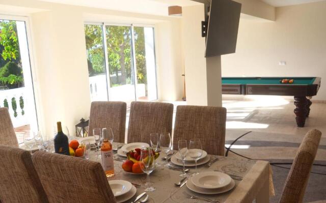 Villa on the Beach by GalanteVasques