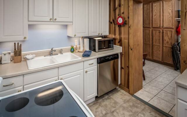 Linn Haven - Three Bedroom Cabin