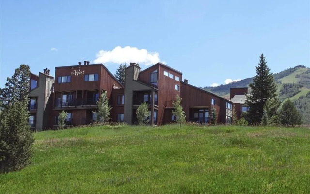 West Condominiums - W3537