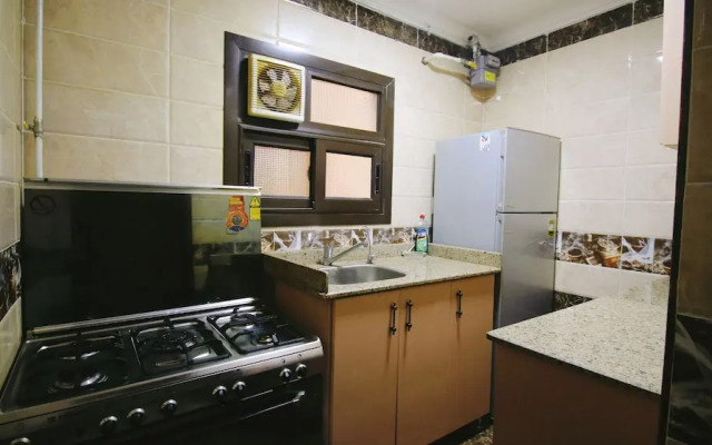 Golden Charming 3-bed Apartment in Cairo
