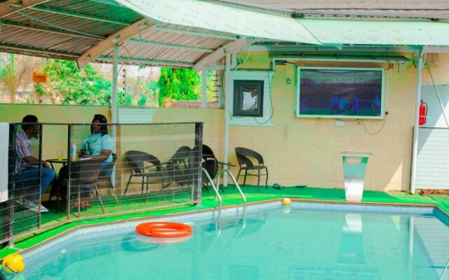 Ronkibog Crystal Hotel & Suites