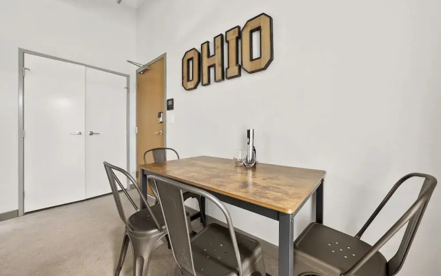 2125 Superior Living