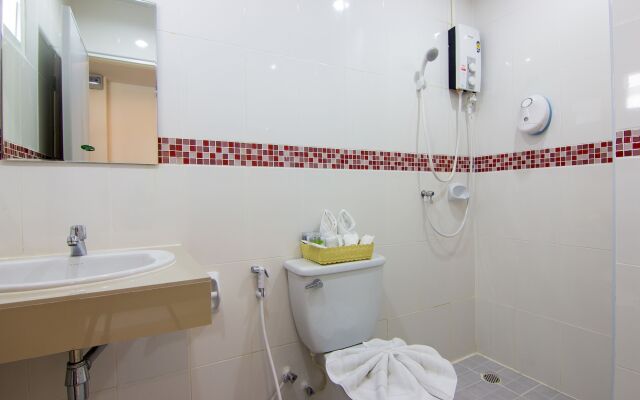 Hotel The Journey Patong New