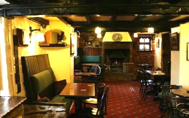 The Farmyard Inn