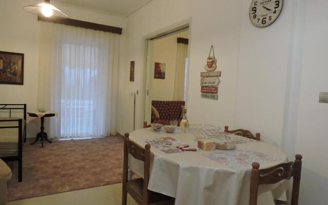 Spiri's House-Deluxe Apartment in Kalabaka-Meteora