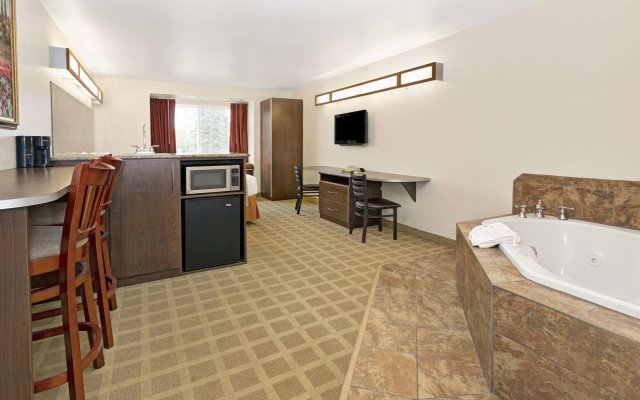 Microtel Inn & Suites by Wyndham Cheyenne