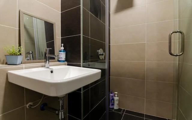 3BR D'pristine Suite Near Legoland, Stunning Views