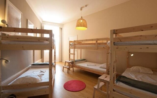 Magnlia Porto Hostel  Suites