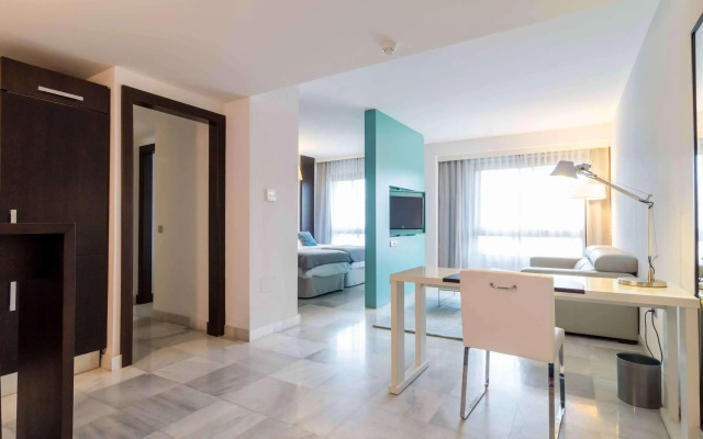 NH Algeciras Suites