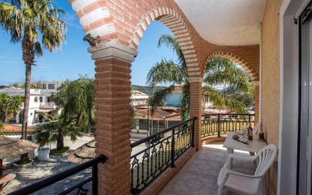 Paradise Bar Luxury Apartments