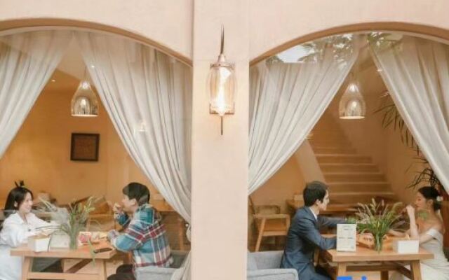 One Thousand And Seven Nights Hostel