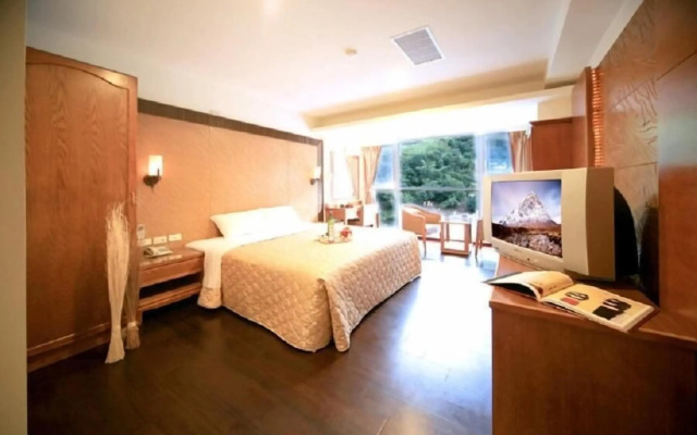 Ming Lu Holiday Hotel
