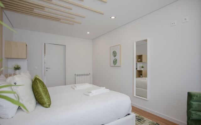Liiiving -Luxury River View Apartment VI