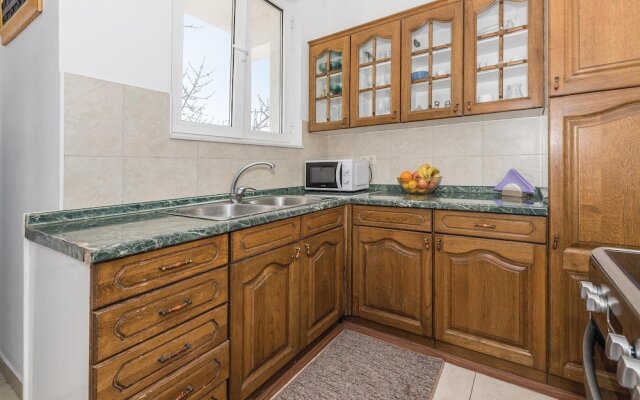Stunning Apartment in Sibenik With Wifi and 3 Bedrooms