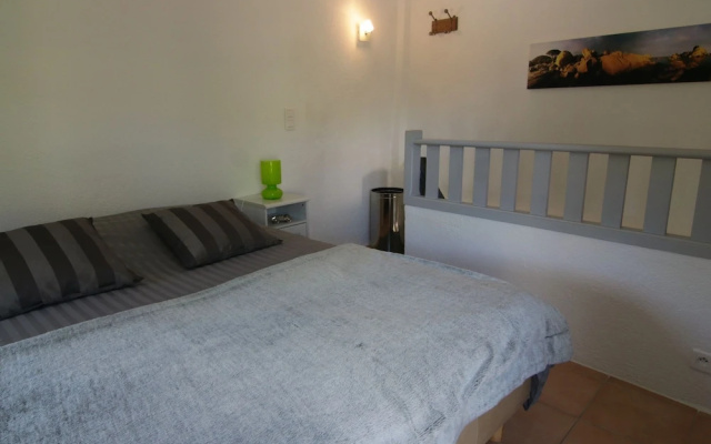 Modern Studio With Terrace, Near the Popular St. Maxime