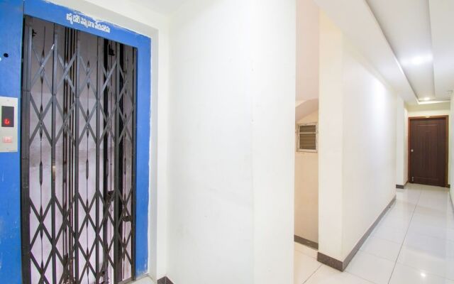 OYO 15936 Hotel Gnr Residency