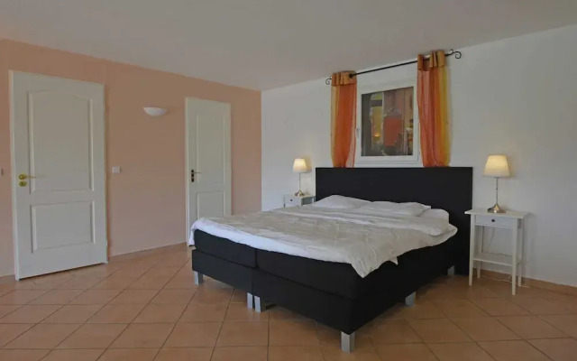 Beautiful Villa in Vidauban with Swimming Pool
