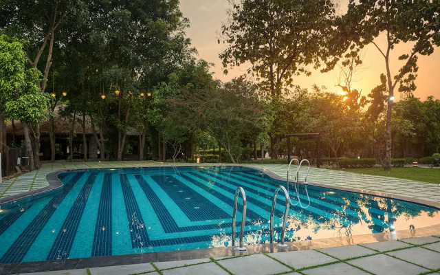 Corbett Machaan Resort