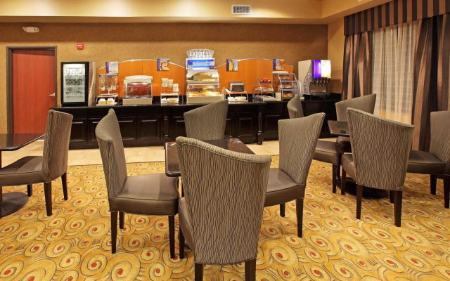 Holiday Inn Express Hotel & Suites Texarkana East by IHG